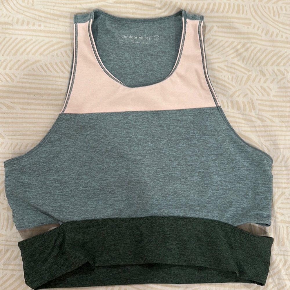 Outdoor Voices Slashback Tri-Tone Crop Top (ballet/slate/hunter)